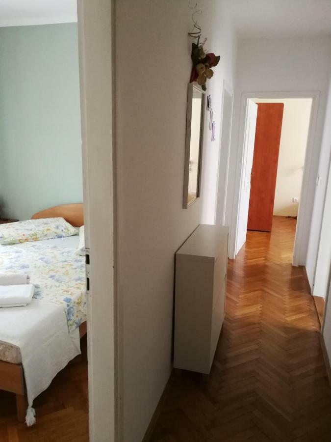 Apartment Violeta 1 Funtana Exteriör bild