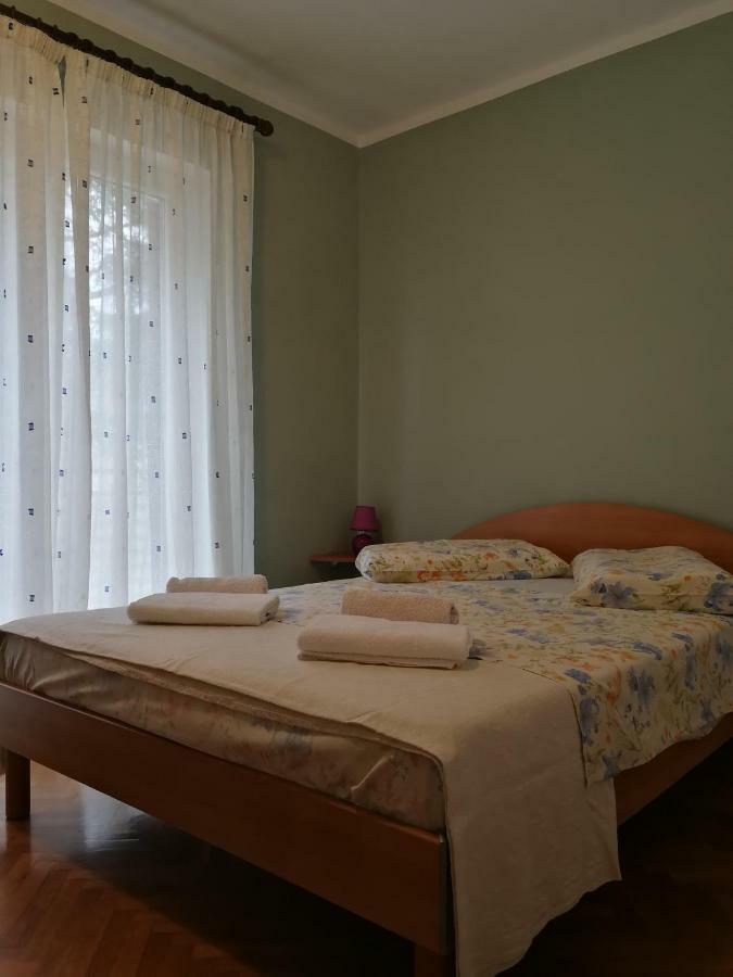 Apartment Violeta 1 Funtana Exteriör bild