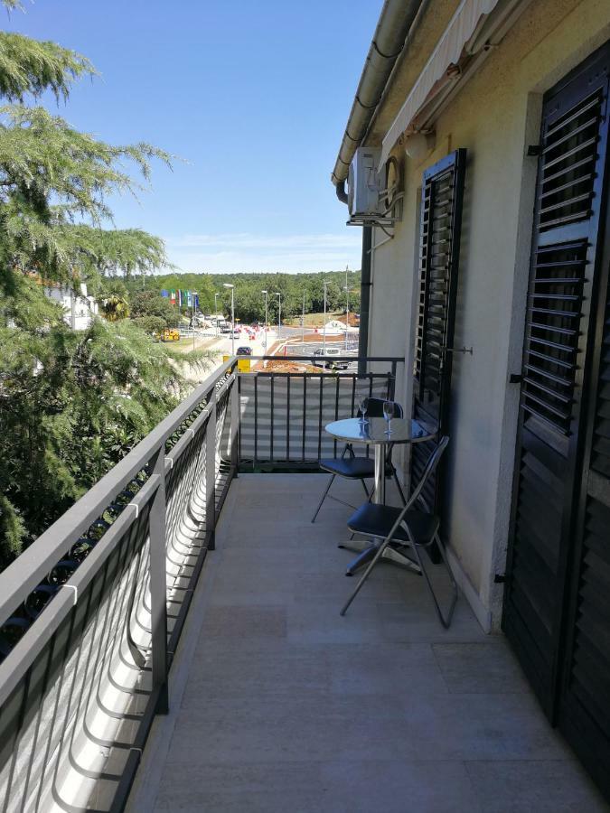 Apartment Violeta 1 Funtana Exteriör bild